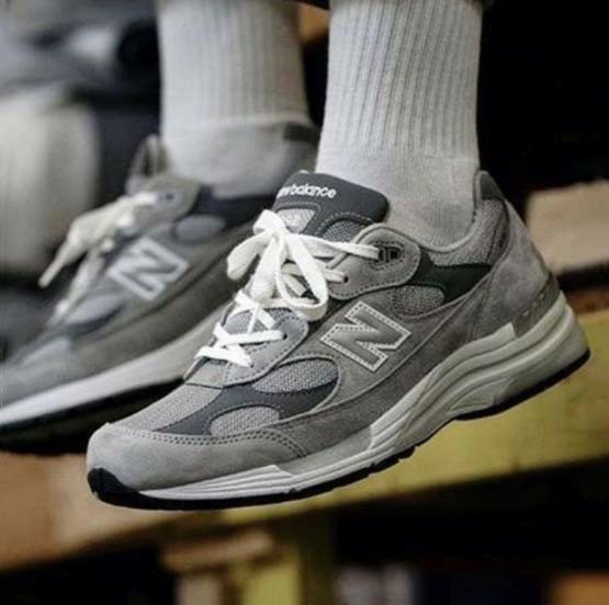 뉴발란스  992 스니커즈