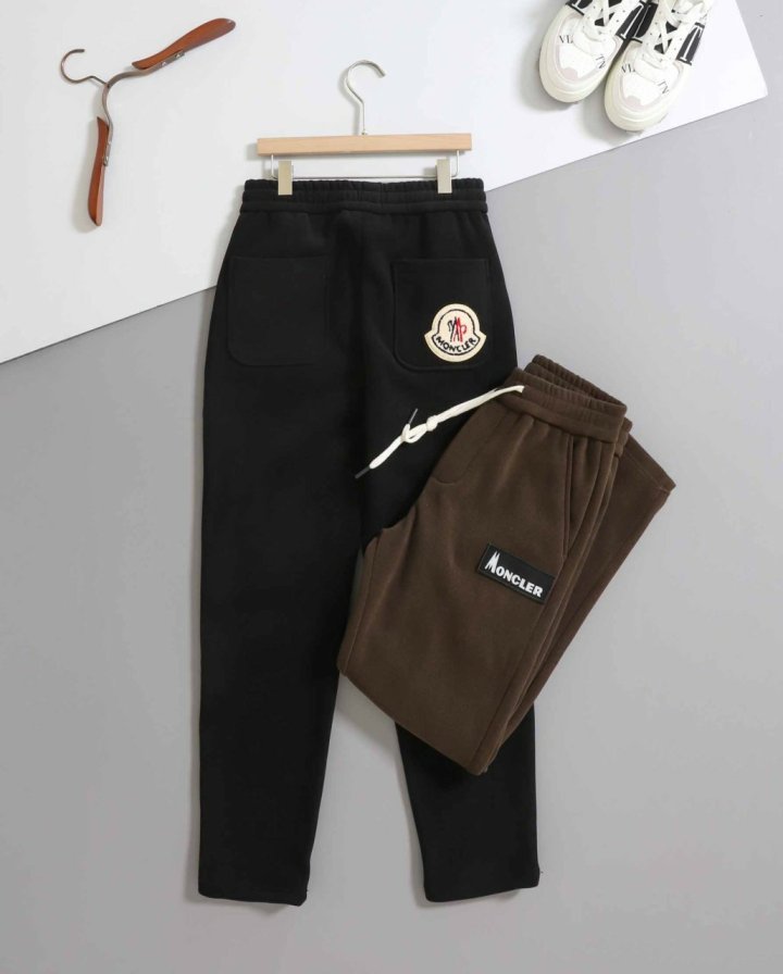 몽클레어  스트레이트 코튼 개버딘 밴딩 기모 팬츠  