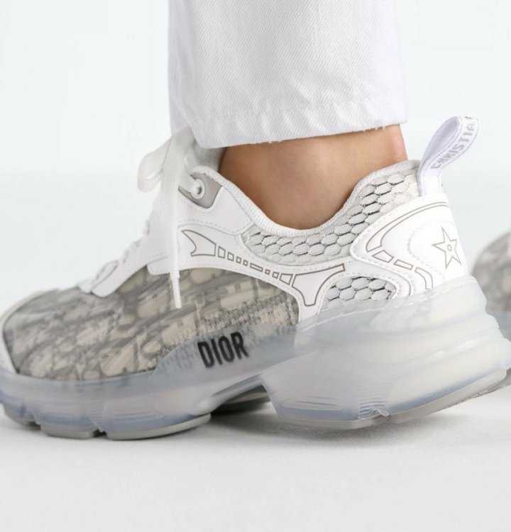 디올    바이브 스니커즈  