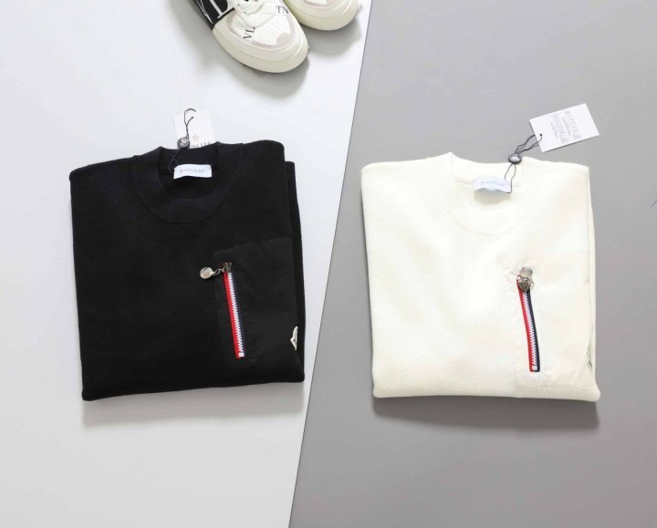 몽클레어  점퍼 포켓 오뚜기 로고 니트    