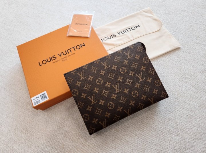 루이비통  토일레트리 파우치 클러치백  47542