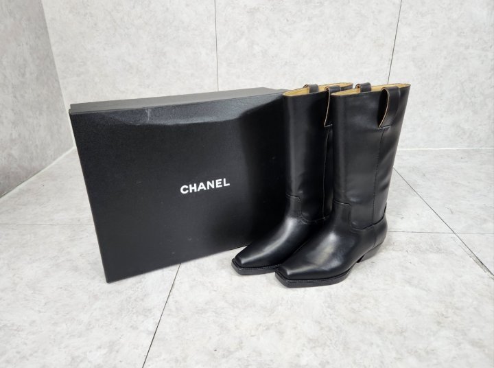 샤넬  CC 로고 카우보이 롱 부츠