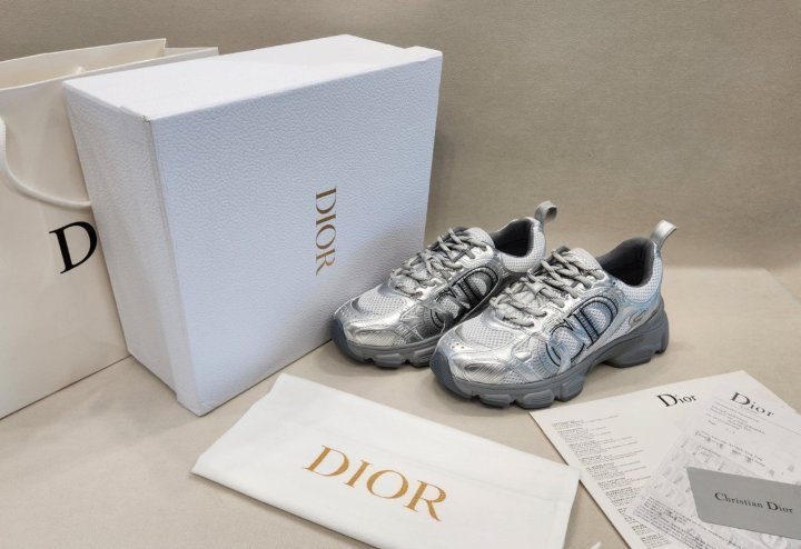 디올 크로노 한소희 스니커즈 (고급버전)