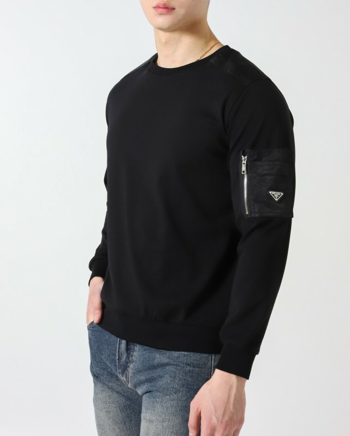 프라다 리나일론 개버딘 라이트 플리스 맨투맨