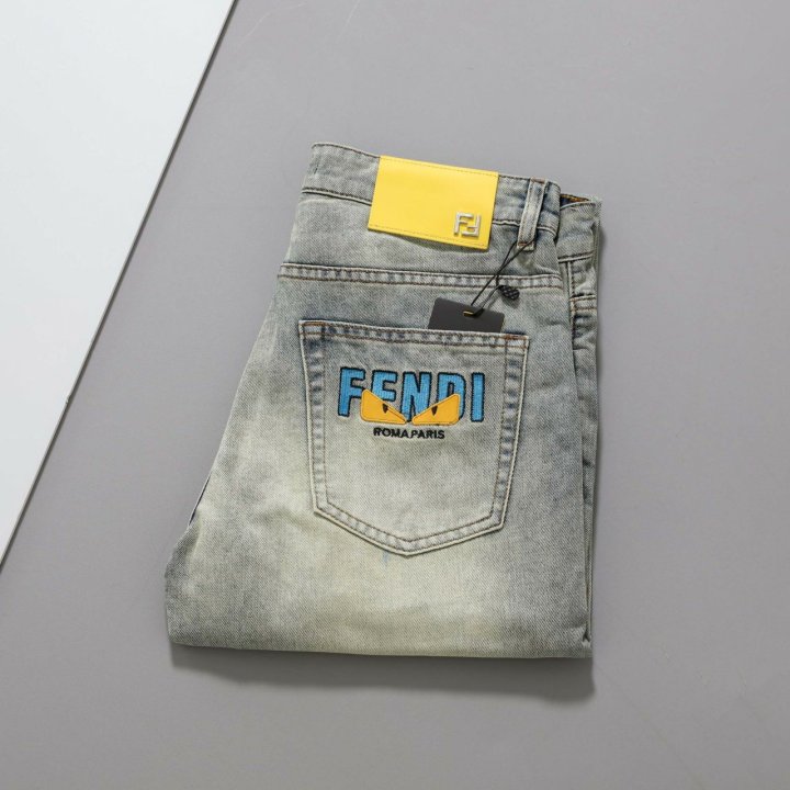 펜디 몬스터아이 엠보 백포켓 워싱 데님 팬츠